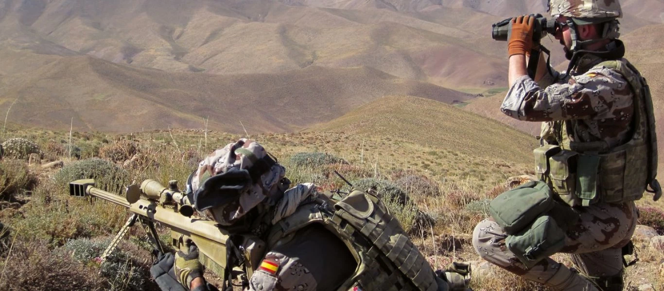 Ισπανοί αμφίβιοι καταδρομείς: Άσκηση με CH-47 Chinook - Δείτε το εντυπωσιακό βίντεο